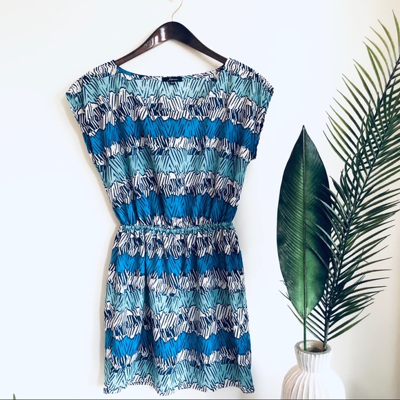Soprano Dresses & Skirts - 🌿 3 for $20 Blue abstract dress cinched waist
